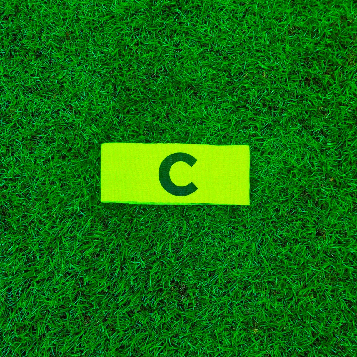 ZEEGO ELITE FOOTBALL CAPTAINS ARMBAND
